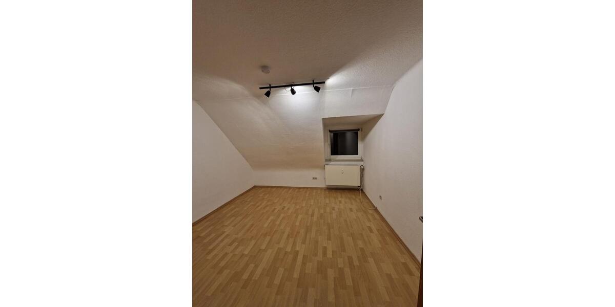 Dachgeschoßwohnung Blieskastel - 2 Zimmer, 46 m&sup2;, 330&euro; | Angebot:25646998