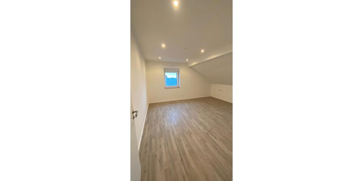 Dachgeschoßwohnung Heusweiler - 3 Zimmer, 88 m&sup2;, 750&euro; | Angebot:26538704