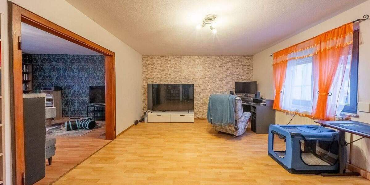 Einfamilienhaus Dellfeld - 8 Zimmer, 214 m&sup2;, 165.000&euro; | Angebot:25691422