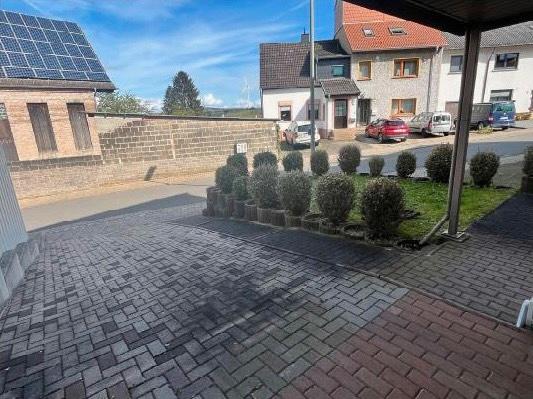 Einfamilienhaus Ottweiler - 3 Zimmer, 175 m&sup2;, 1.090&euro; | Angebot:25614208