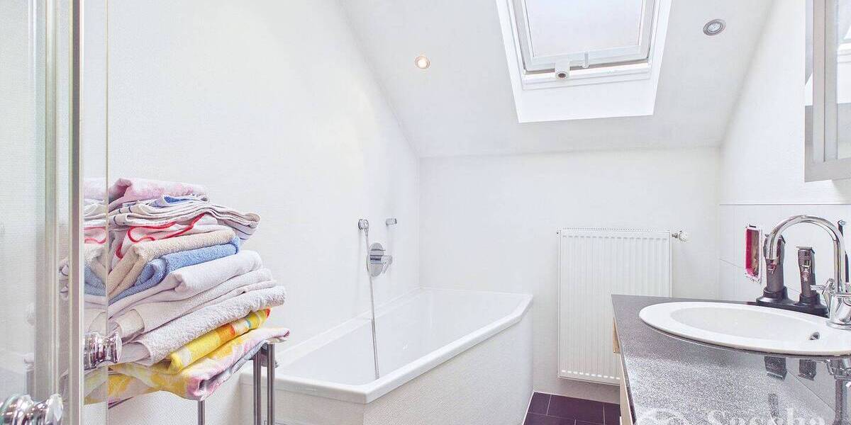 Freistehendes Einfamilienhaus mit Einliegerwohnung auf weitläufigem Grundstück mit Panoramablick - Einfamilienhaus Sankt Ingbert St. Ingbert | Angebot:26178655