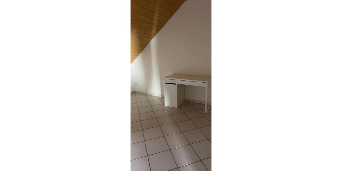 Etagenwohnung Saarbrücken Scheidt - 3 Zimmer, 93 m&sup2;, 1.000&euro; | Angebot:25905778