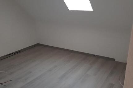 Wohnung Saarbrücken West - 3 Zimmer, 75 m&sup2;, 800&euro; | Angebot:25994671