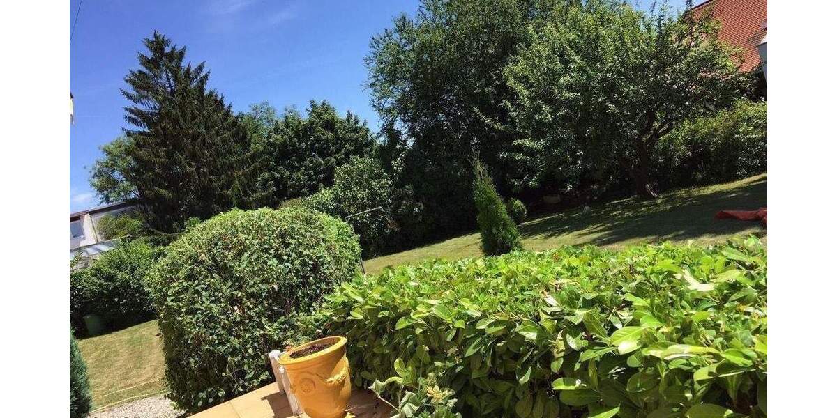 Etagenwohnung Saarbrücken Malstatt - 4 Zimmer, 130 m&sup2;, 1.200&euro; | Angebot:26105738