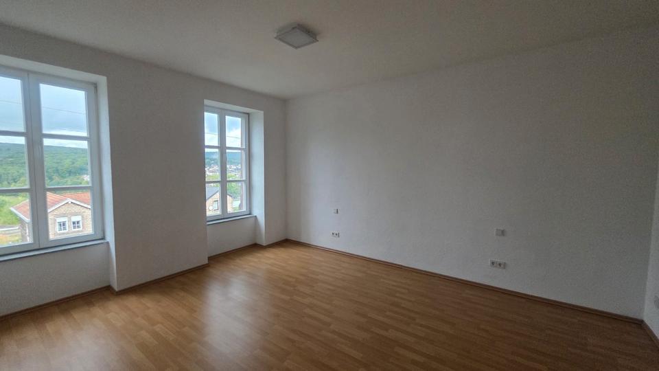 Etagenwohnung Quierschied - 4 Zimmer, 150 m&sup2;, 1.250&euro; | Angebot:25998936