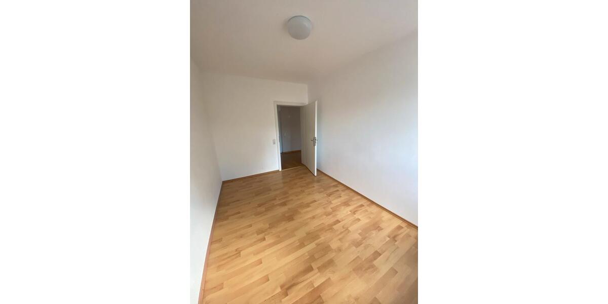 Etagenwohnung Homburg - 4 Zimmer, 100 m&sup2;, 850&euro; | Angebot:26680243