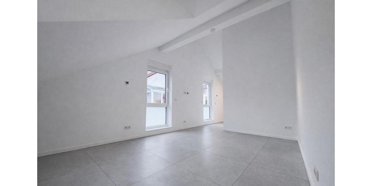 Dachgeschoßwohnung Sankt Ingbert - 2 Zimmer, 71 m&sup2;, 790&euro; | Angebot:25904967