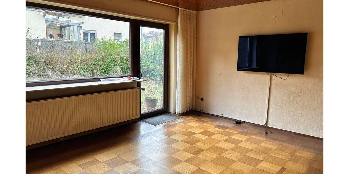 Mehrfamilienhaus, Wohnhaus Saarbrücken Dudweiler - 7 Zimmer, 168 m&sup2;, 150.000&euro; | Angebot:25745729