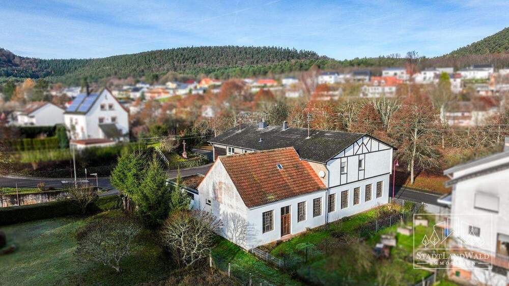 Einfamilienhaus Merzalben - 9 Zimmer, 220 m&sup2;, 319.500&euro; | Angebot:25733495