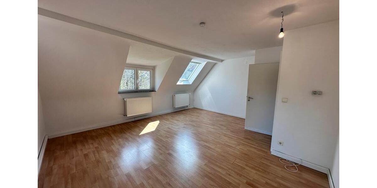 Dachgeschoßwohnung Saarbrücken Malstatt - 2 Zimmer, 71 m&sup2;, 695&euro; | Angebot:25174970