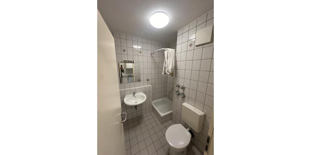 Etagenwohnung Homburg - 1 Zimmer, 32 m&sup2;, 350&euro; | Angebot:25977196