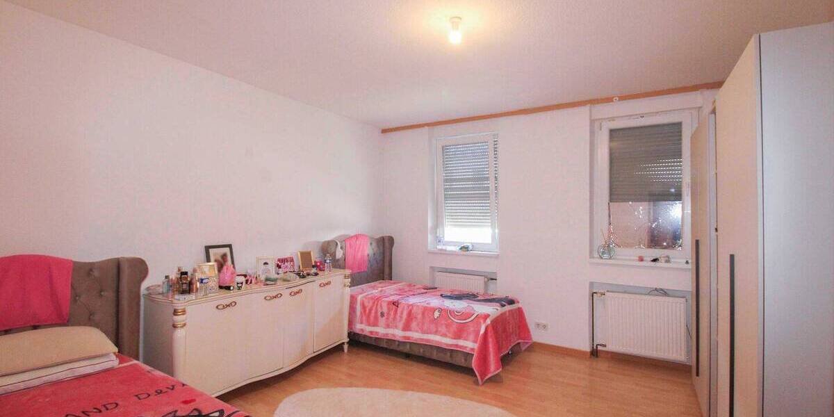 Einfamilienhaus Saarbrücken Burbach - 7 Zimmer, 148 m&sup2;, 230.000&euro; | Angebot:26920563