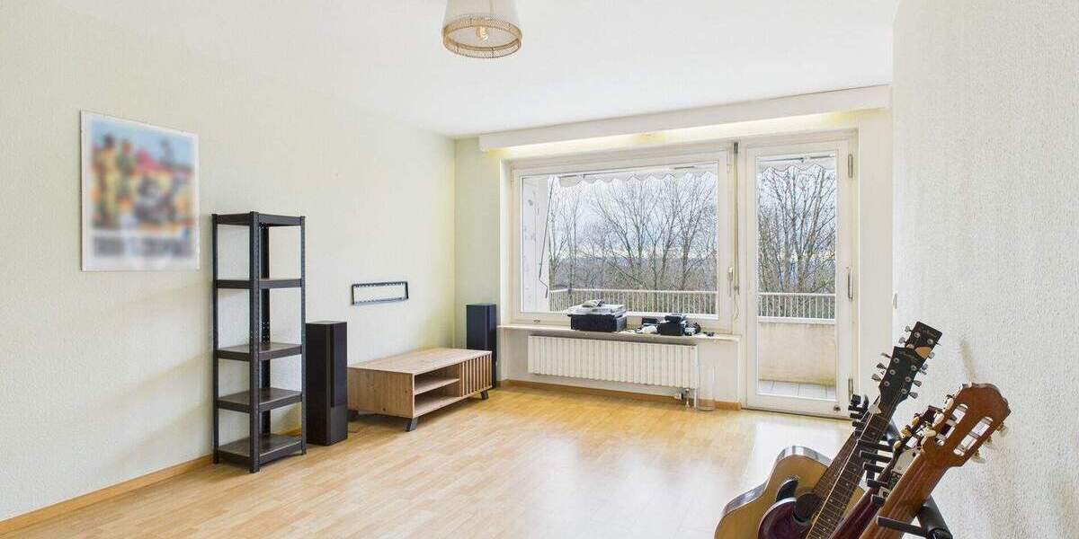 Etagenwohnung Saarbrücken Eschberg - 3 Zimmer, 80 m&sup2;, 168.000&euro; | Angebot:25666421