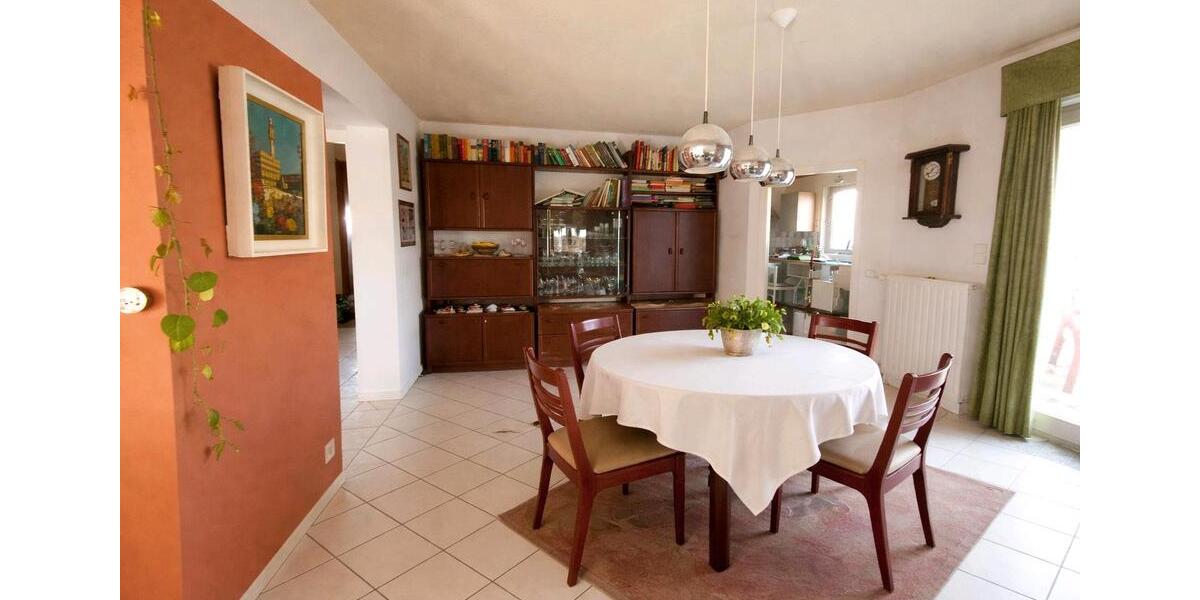 Einfamilienhaus Bexbach - 5 Zimmer, 230 m&sup2;, 1.800&euro; | Angebot:26039639