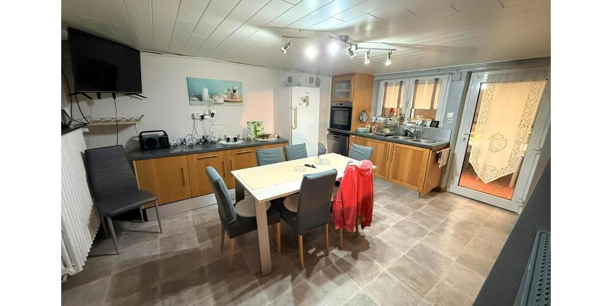 Einfamilienhaus Heusweiler - 8 Zimmer, 200 m&sup2;, 300.000&euro; | Angebot:26676080