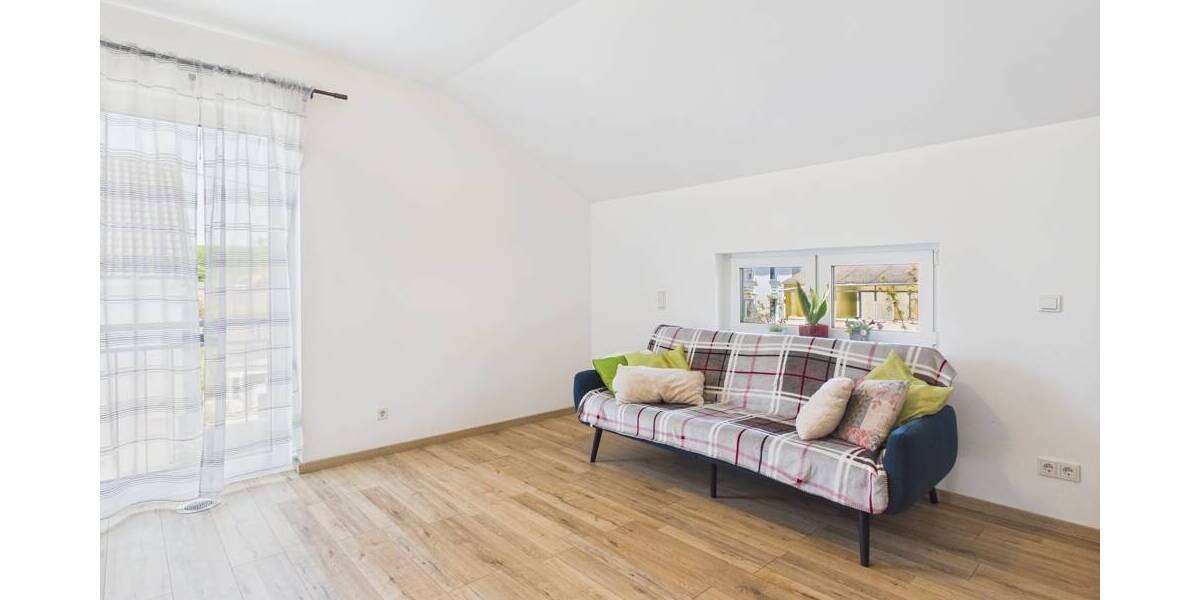 Mehrfamilienhaus, Wohnhaus Illingen / Hüttigweiler Hüttigweiler - 6 Zimmer, 181 m&sup2;, 580.000&euro; | Angebot:26500250