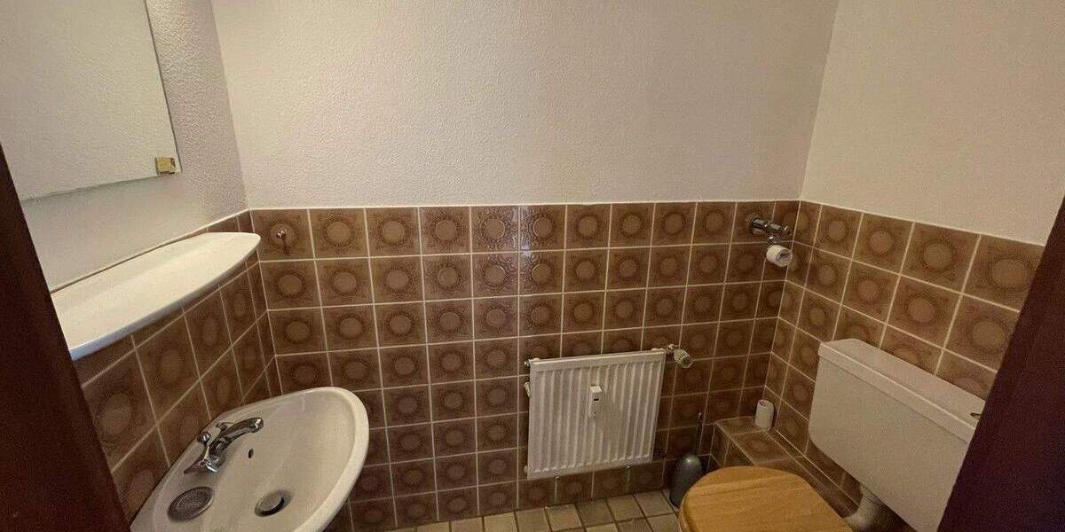 Etagenwohnung Saarbrücken Schafbrücke - 4 Zimmer, 95 m&sup2;, 229.000&euro; | Angebot:25905876