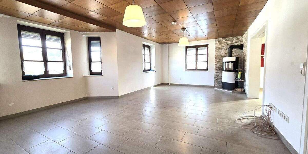 Einfamilienhaus Mandelbachtal Heckendalheim - 8 Zimmer, 180 m&sup2;, 259.000&euro; | Angebot:25677418