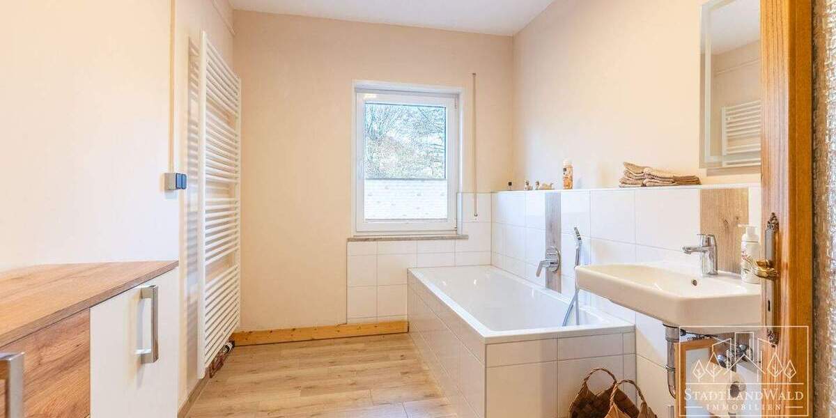 Einfamilienhaus Merzalben - 9 Zimmer, 220 m&sup2;, 319.500&euro; | Angebot:25733495