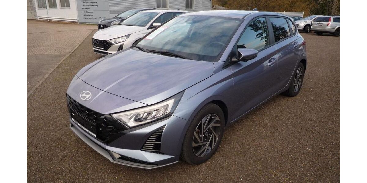 Hyundai i20 11.300 km 17.450 &euro; Freisen 66629