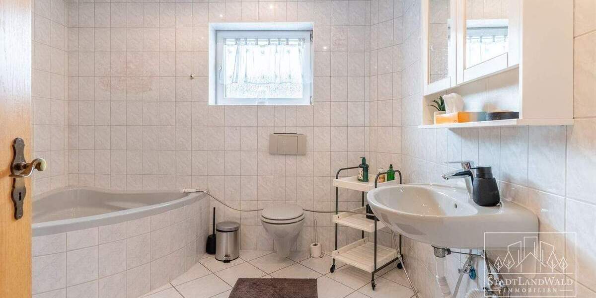 Einfamilienhaus Schweix - 9 Zimmer, 222 m&sup2;, 269.750&euro; | Angebot:25798626