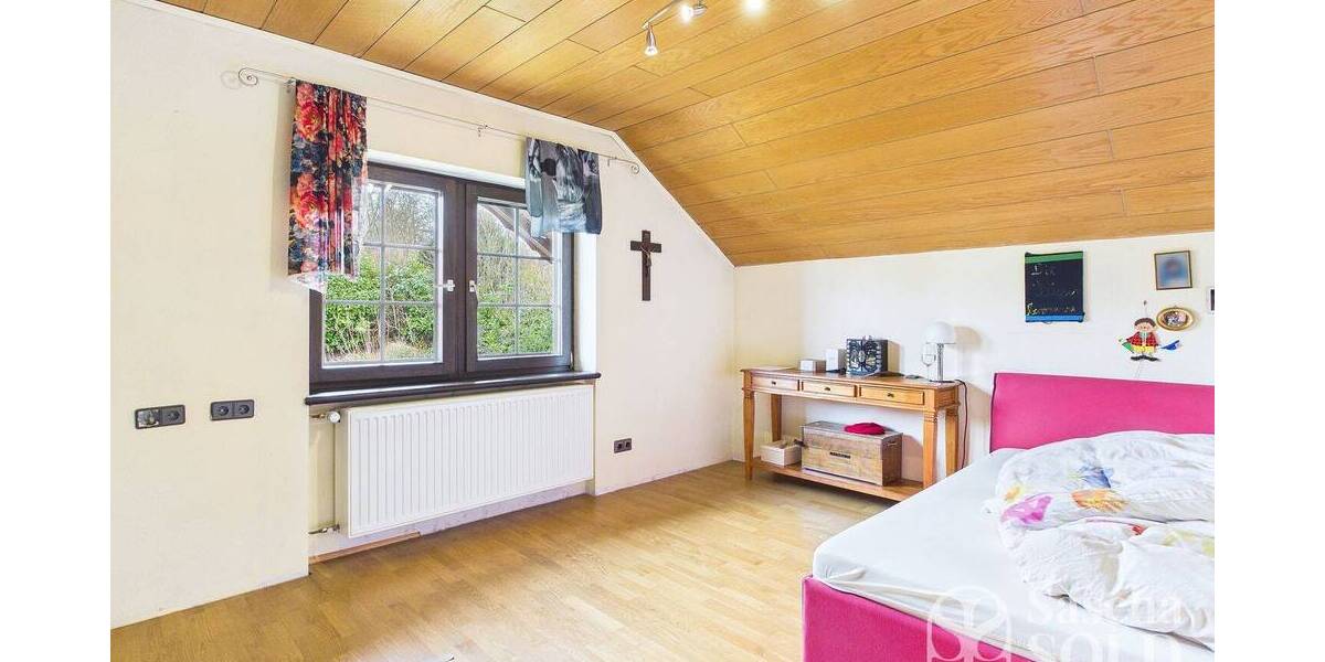 Freistehendes Einfamilienhaus mit Einliegerwohnung auf weitläufigem Grundstück mit Panoramablick - Einfamilienhaus Sankt Ingbert St. Ingbert | Angebot:26178655