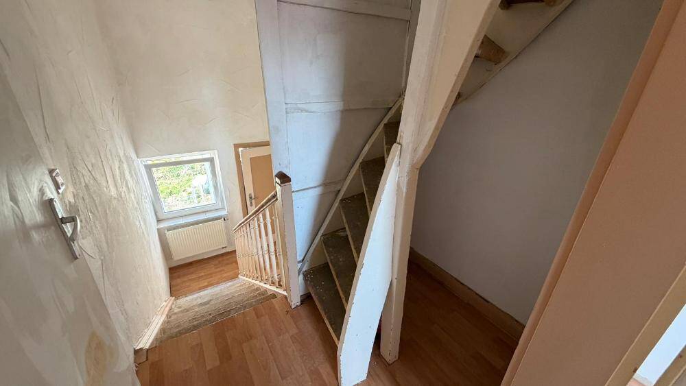 Reihenmittelhaus Pirmasens Innenstadt - 7 Zimmer, 181 m&sup2;, 159.000&euro; | Angebot:26261505