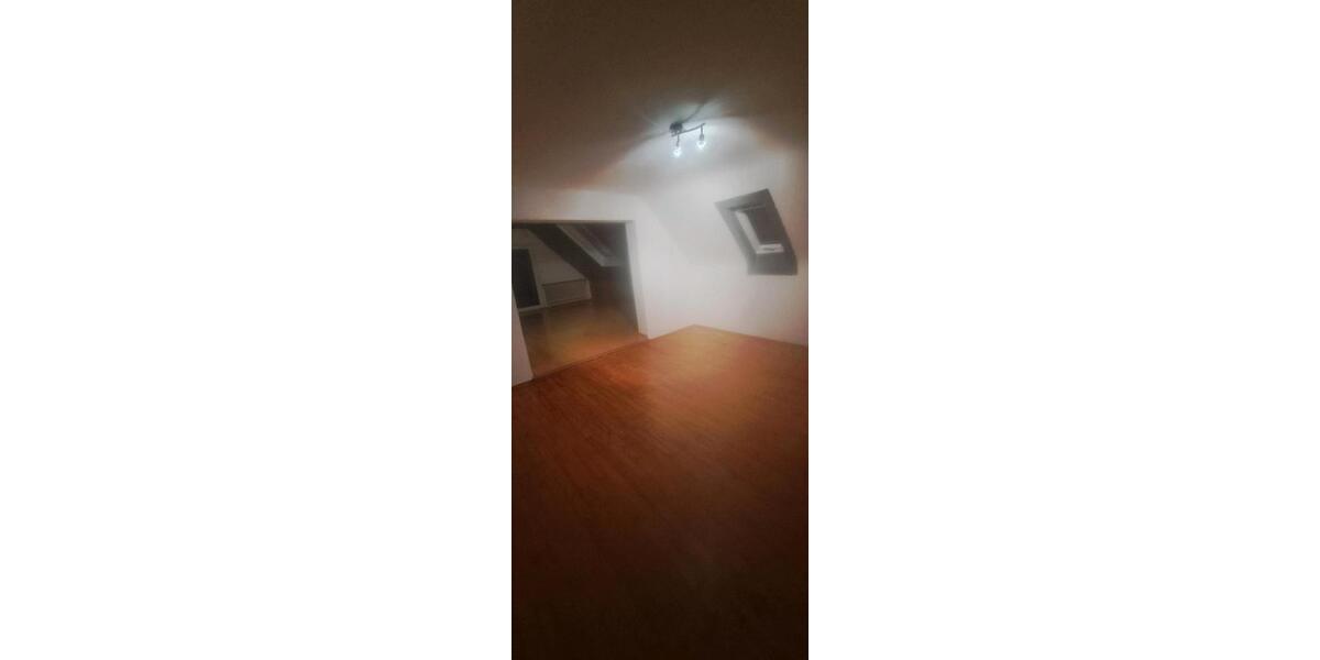 Etagenwohnung Hermersberg - 6 Zimmer, 140 m&sup2;, 830&euro; | Angebot:25872307