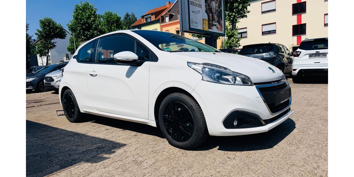 Peugeot 208 132.000 km 4.400 &euro; Saarbrücken 66115