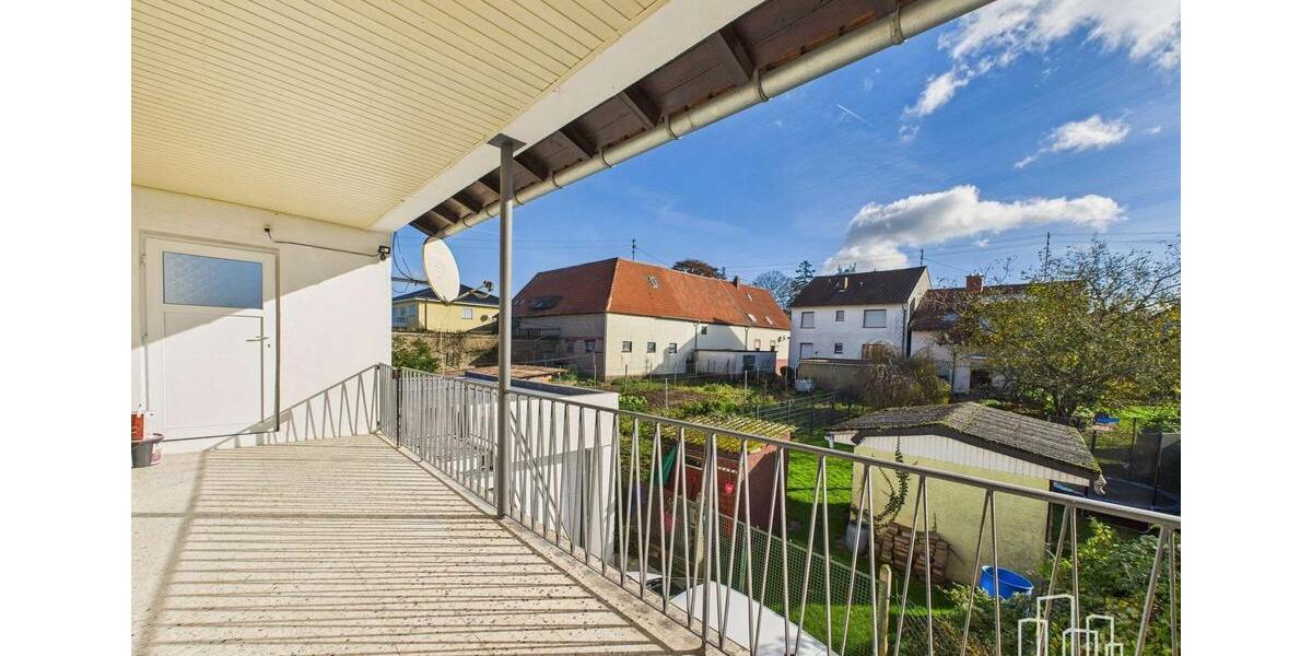 Etagenwohnung Bechhofen - 3 Zimmer, 120 m&sup2;, 1.200&euro; | Angebot:25207504