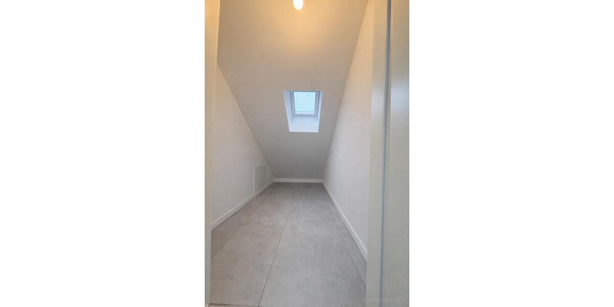 Dachgeschoßwohnung Sankt Ingbert - 2 Zimmer, 71 m&sup2;, 790&euro; | Angebot:25904967