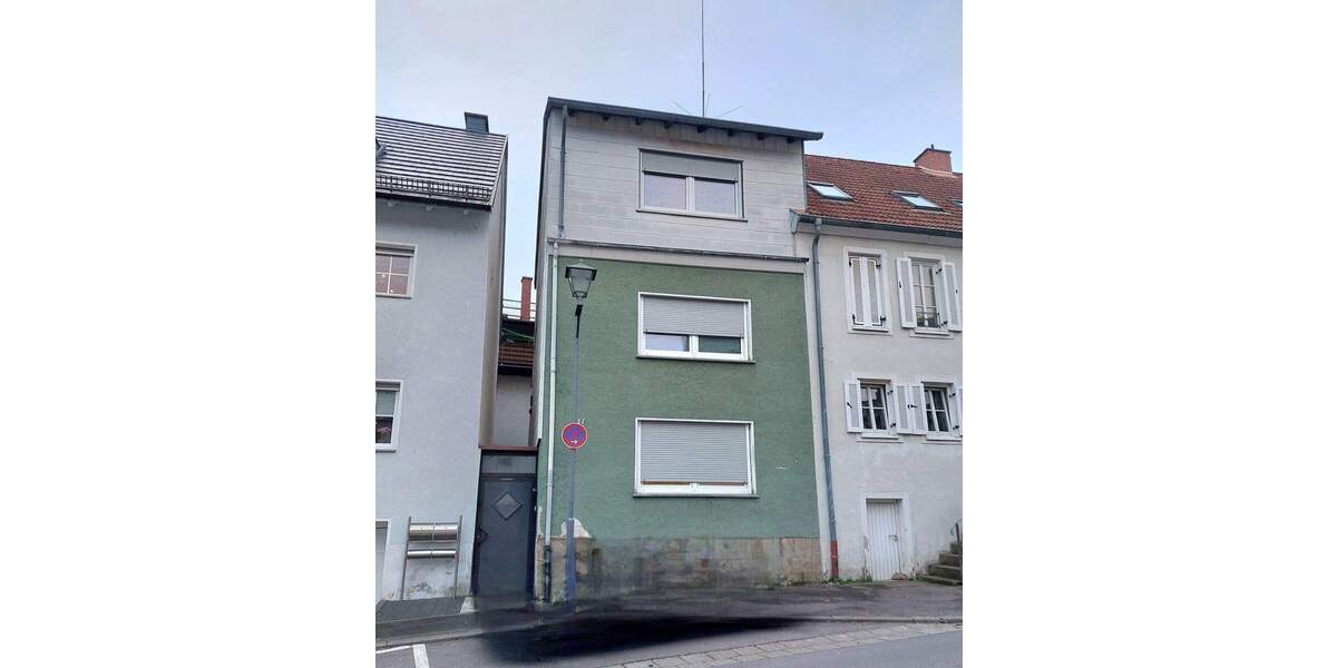 Mehrfamilienhaus, Wohnhaus Sankt Ingbert St. Ingbert - 6 Zimmer, 145 m&sup2;, 129.000&euro; | Angebot:25683921