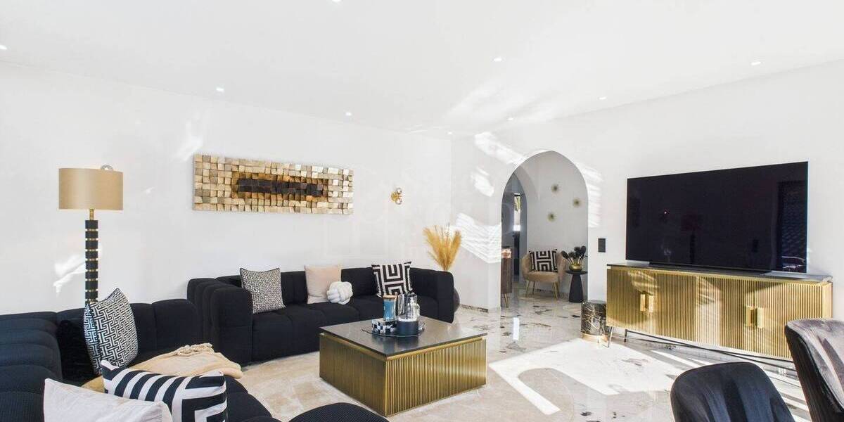 Luxuriöse Liegenschaft in Kirkel - mit Stellplätzen, Doppelgarage & Garten - keine Käuferprovision! - Villa Kirkel Kirkel-Neuhäusel | Angebot:26120749