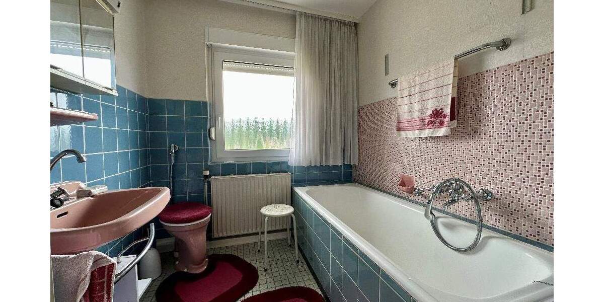 Einfamilienhaus Waldfischbach - 5 Zimmer, 151 m&sup2;, 215.000&euro; | Angebot:25802498