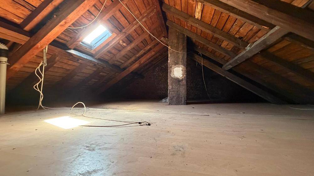 Reihenmittelhaus Pirmasens Innenstadt - 7 Zimmer, 181 m&sup2;, 159.000&euro; | Angebot:26261505