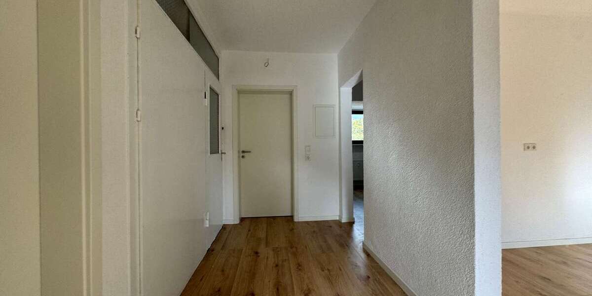 Helle 3-Zimmer-Dachgeschosswohnung in St. Ingbert-Rentrisch ( Saniert) - 3- Sankt Ingbert | Angebot:27111787