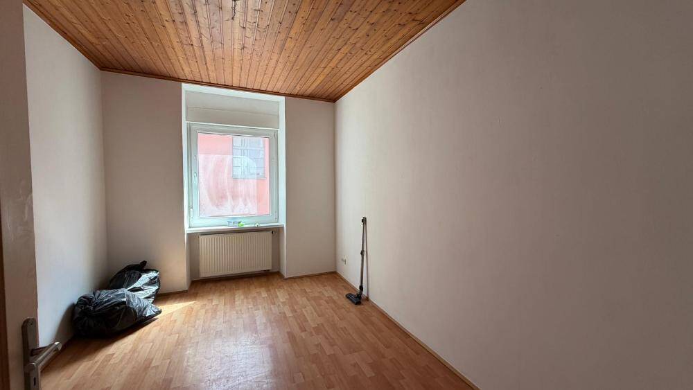 Reihenmittelhaus Pirmasens Innenstadt - 7 Zimmer, 181 m&sup2;, 159.000&euro; | Angebot:26261505