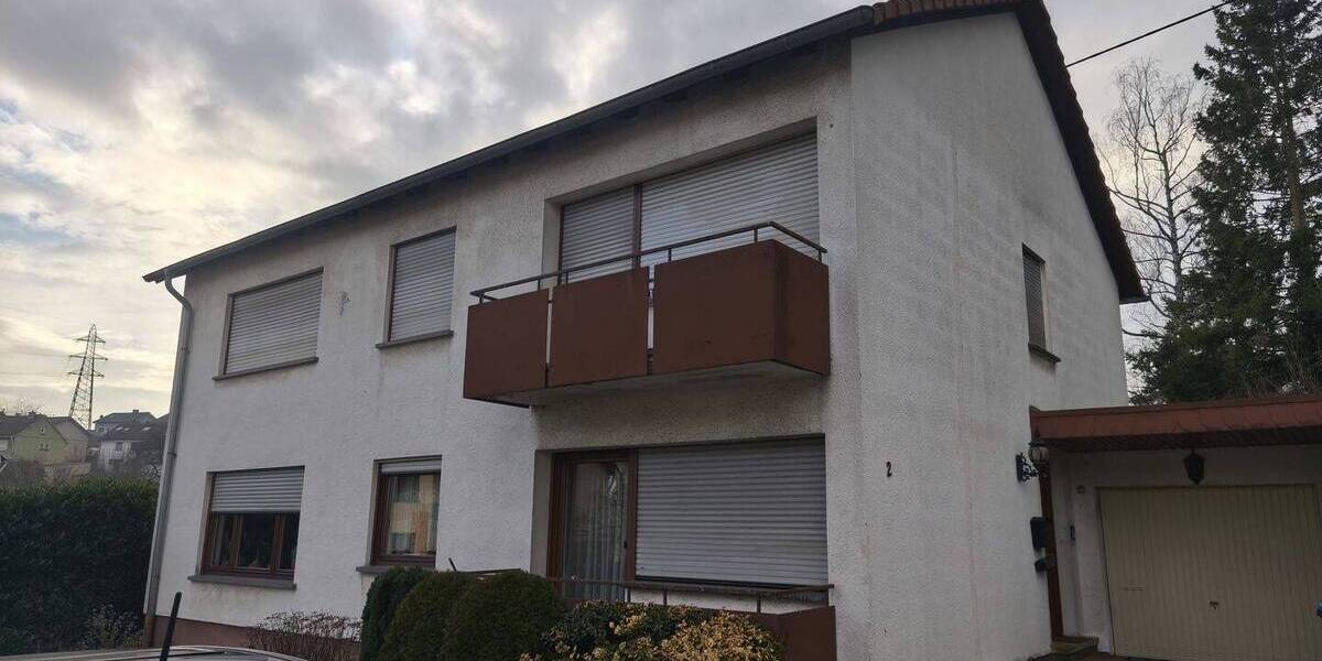 Attraktives Zweifamilienhaus in ruhiger Lage - Mehrfamilienhaus, Wohnhaus Schiffweiler Landsweiler | Angebot:26146960