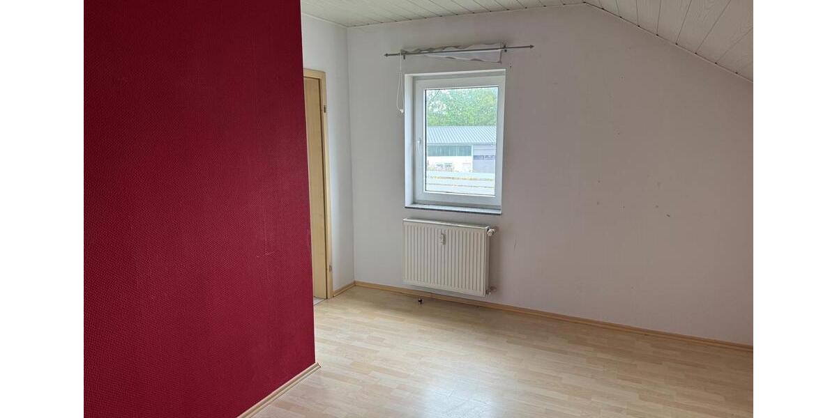 Dachgeschoßwohnung Homburg - 4 Zimmer, 95 m&sup2;, 750&euro; | Angebot:26413157