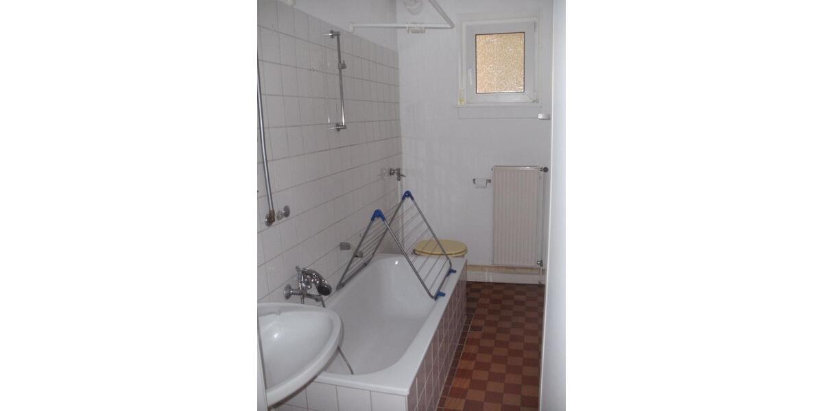 Etagenwohnung Saarbrücken - 3 Zimmer, 72 m&sup2;, 600&euro; | Angebot:25990166