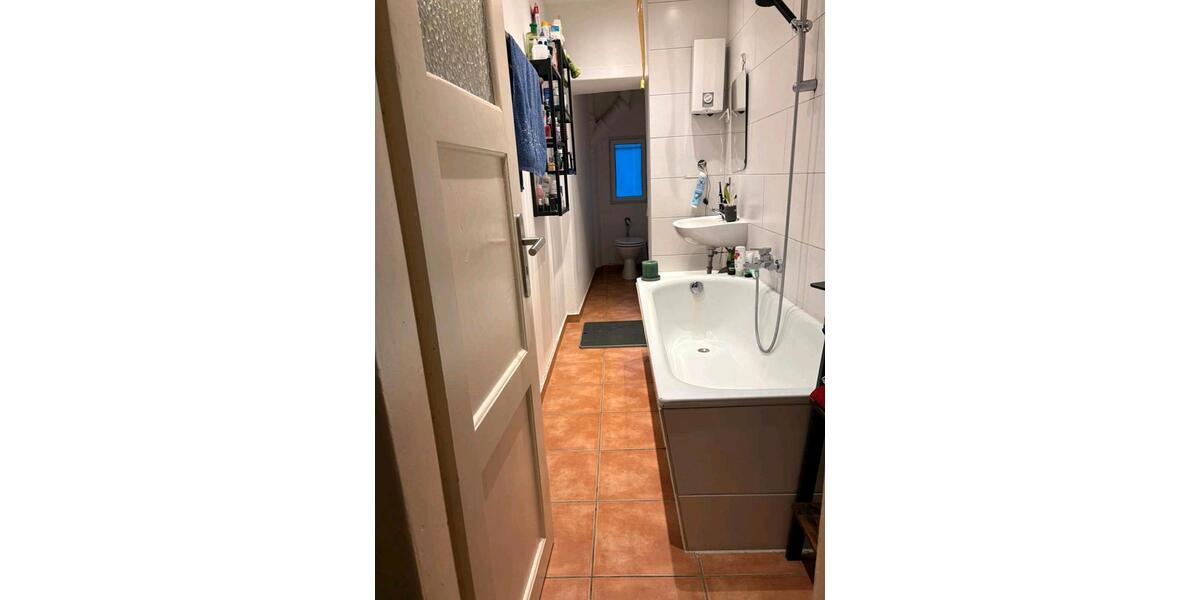 Etagenwohnung Saarbrücken - 1 Zimmer, 75 m&sup2;, 890&euro; | Angebot:25431680