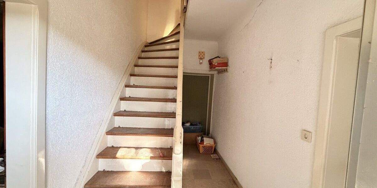 Mehrfamilienhaus, Wohnhaus Neunkirchen/Saar Hangard - 6 Zimmer, 120 m&sup2;, 59.000&euro; | Angebot:25736185