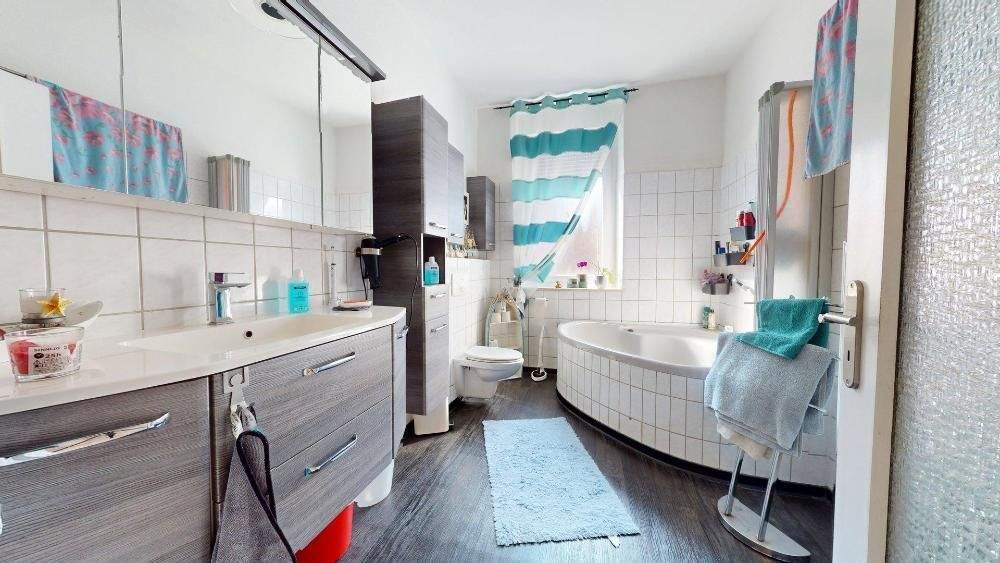 Mehrfamilienhaus, Wohnhaus Lemberg - 9 Zimmer, 320 m&sup2;, 269.000&euro; | Angebot:25837705