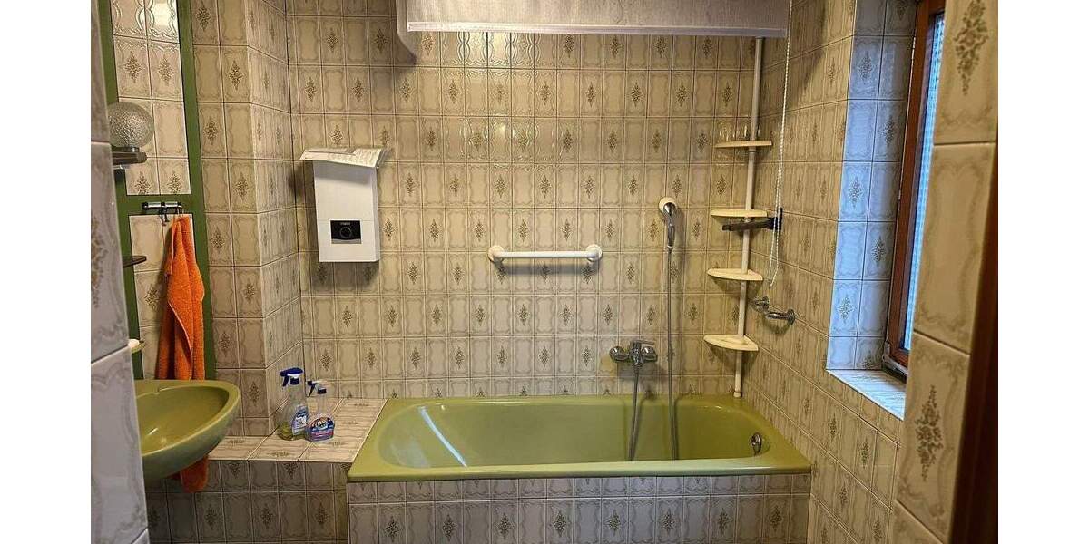 Einfamilienhaus Schiffweiler Heiligenwald - 8 Zimmer, 162 m&sup2;, 126.000&euro; | Angebot:25669773