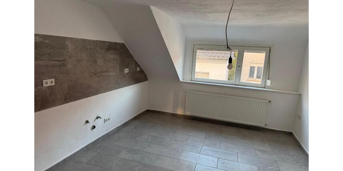Dachgeschoßwohnung Neunkirchen - 3.5 Zimmer, 80 m&sup2;, 650&euro; | Angebot:25930216