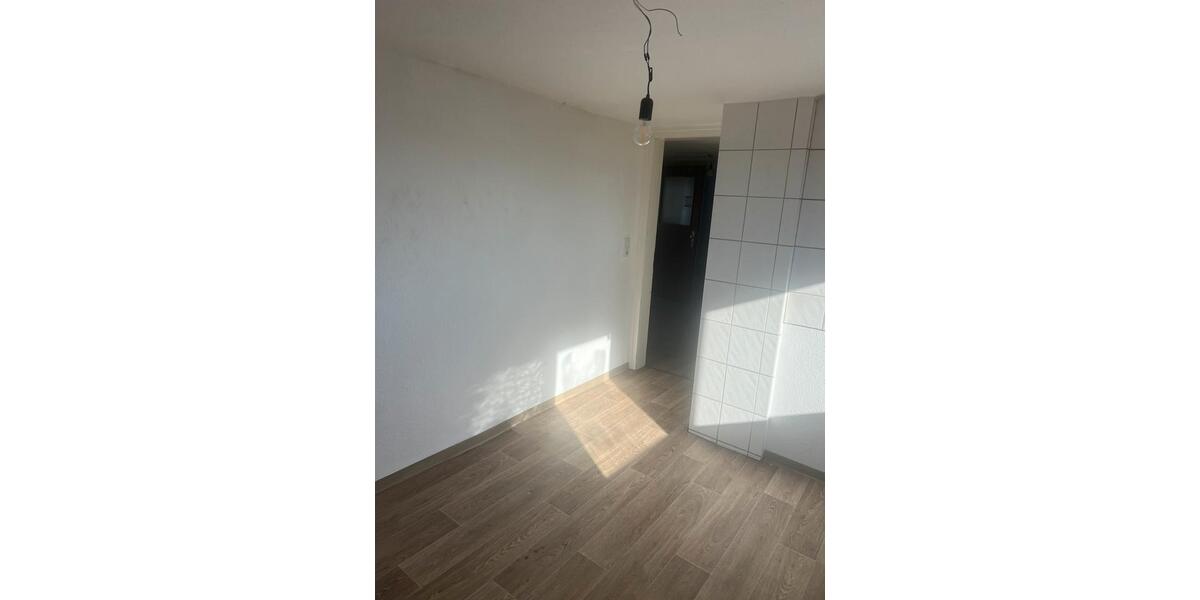 Dachgeschoßwohnung Saarbrücken Malstatt - 2 Zimmer, 65 m&sup2;, 540&euro; | Angebot:25592295