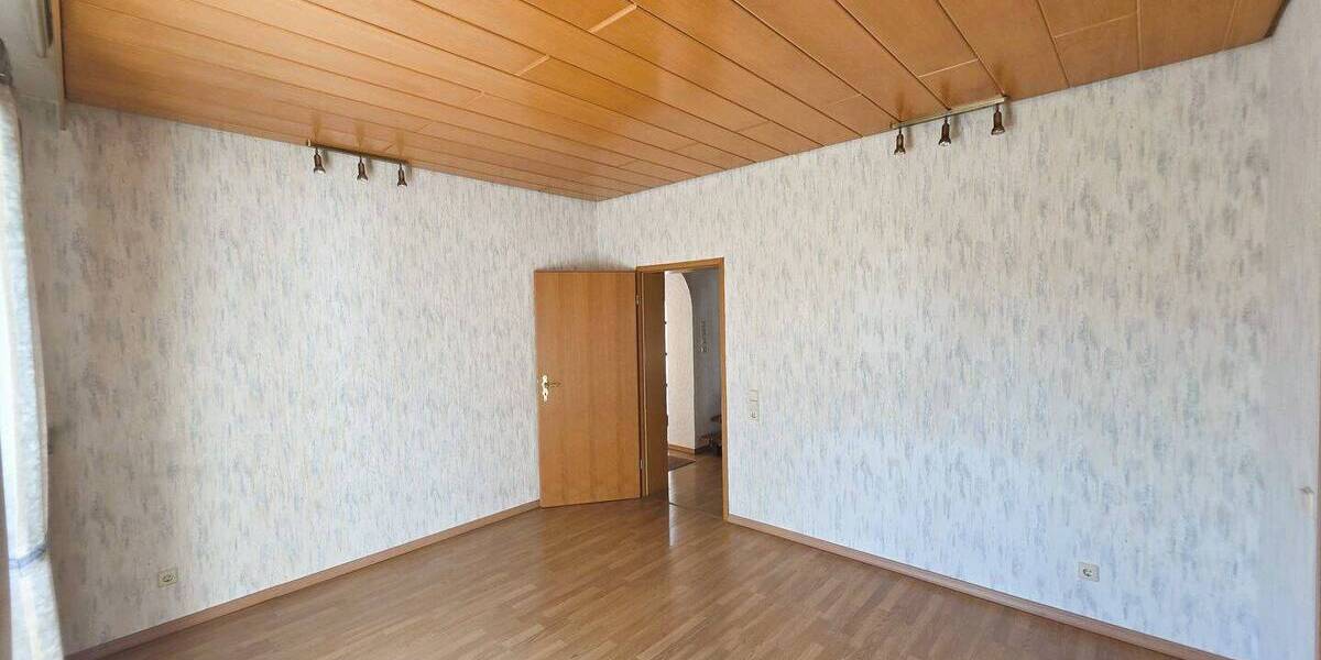 Mehrfamilienhaus, Wohnhaus Quierschied - 7 Zimmer, 170 m&sup2;, 225.000&euro; | Angebot:26804399