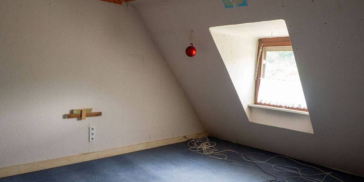 Mehrfamilienhaus, Wohnhaus Saarbrücken Scheidt - 9 Zimmer, 189 m&sup2;, 259.000&euro; | Angebot:26657625