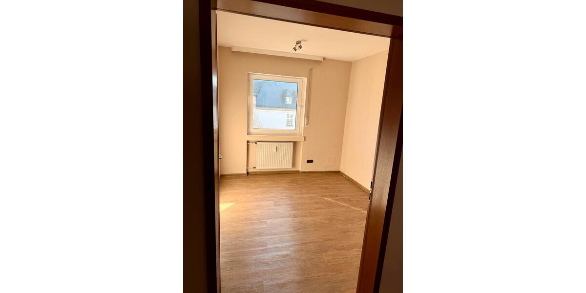Etagenwohnung Riegelsberg - 3 Zimmer, 86 m&sup2;, 700&euro; | Angebot:25900931