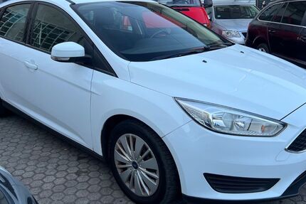 Ford Focus 112.000 km 3.900 &euro; Saarbrücken 66128